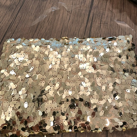 Gold Clutch - Picture 3 of 4
